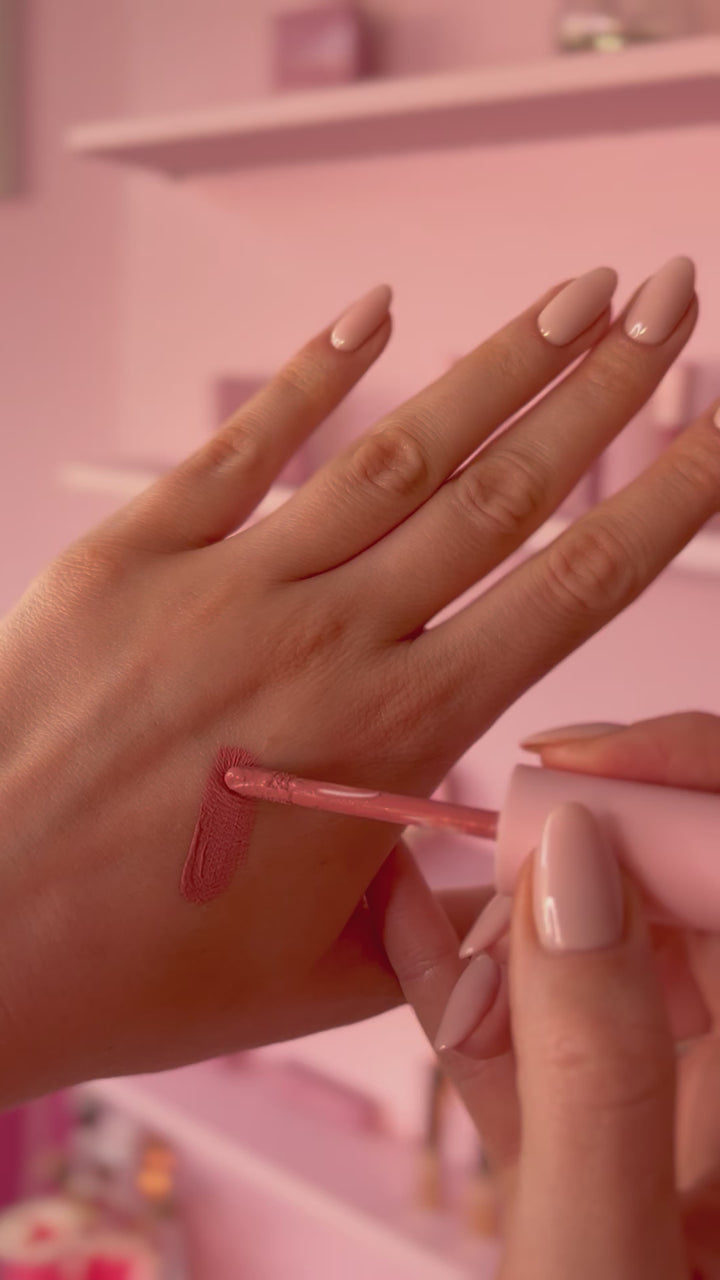 Topless Kiss-Proof Matte Liquid Lipstick